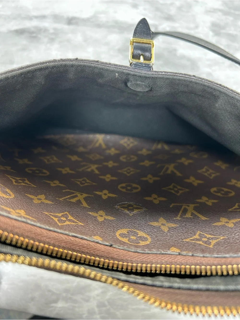 Authentic Louis Vuitton Monogram Canvas Odeon MM Crossbody Bag w/ Dust Bag